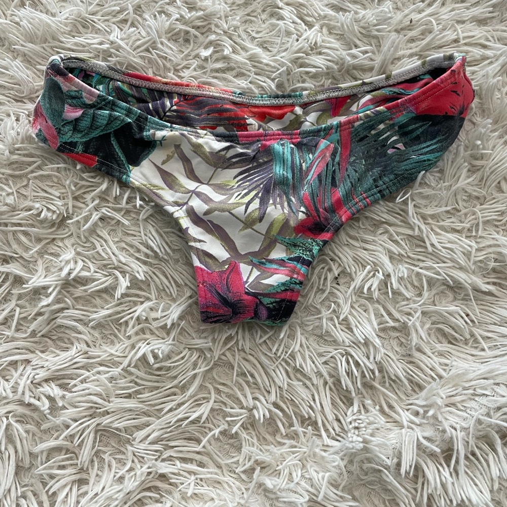 Midori bikini top
